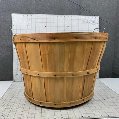 #67 Wooden Bucket