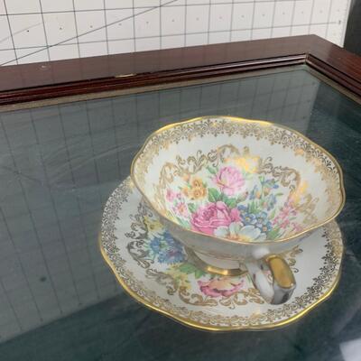 #159 Glass Box With Beautiful Teacup. Locked.