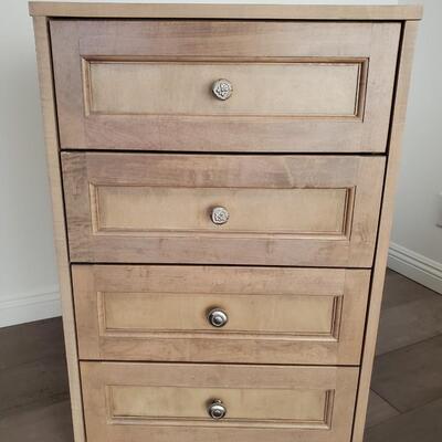 Small 4 drawer chest