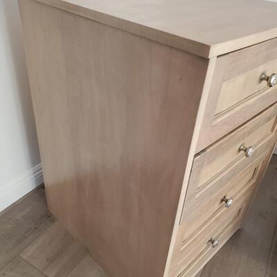 Small 4 drawer chest