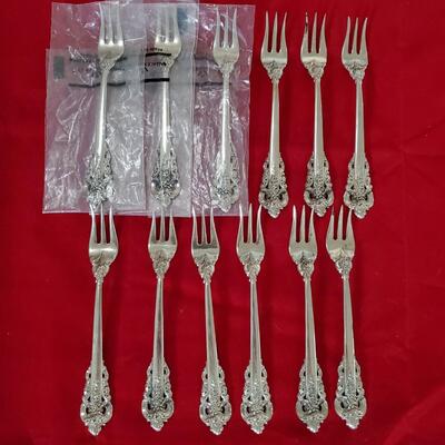 Wallace Grande Baroque Sterling Silver Flatware 177 Pieces