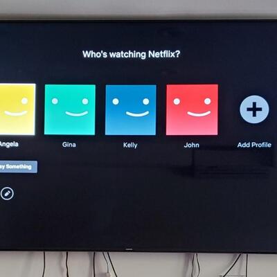 Samsung HUGE 86" 4k UHD Smart TV