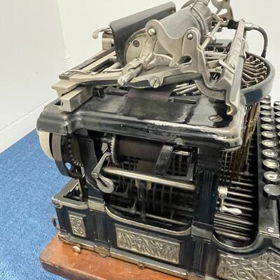 LOT 403.   SMITH PREMIERE NO 1 TYPEWRITER