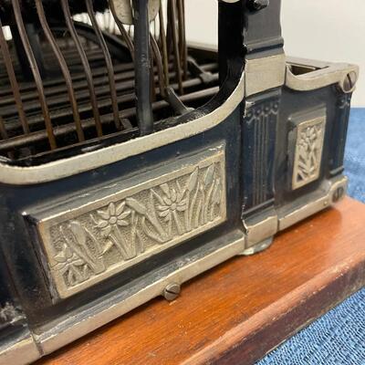 LOT 403.   SMITH PREMIERE NO 1 TYPEWRITER