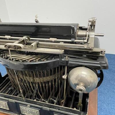 LOT 403.   SMITH PREMIERE NO 1 TYPEWRITER