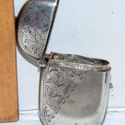 ANTIQUE - ENGLISH STERLING SILVER VESTA CASE - MATCH SAFE