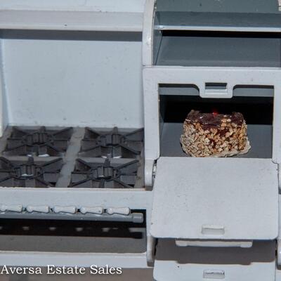 ROPER - CAST IRON - DOLL HOUSE STOVE BY DEE'S DELIGHTS
