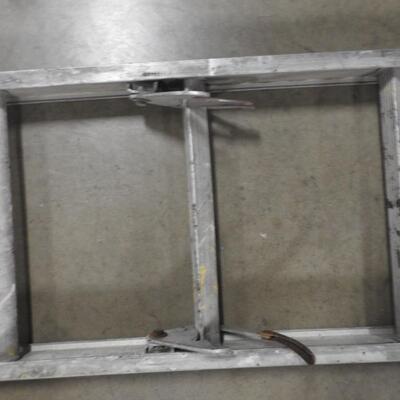 14 ft. Metal Ladder