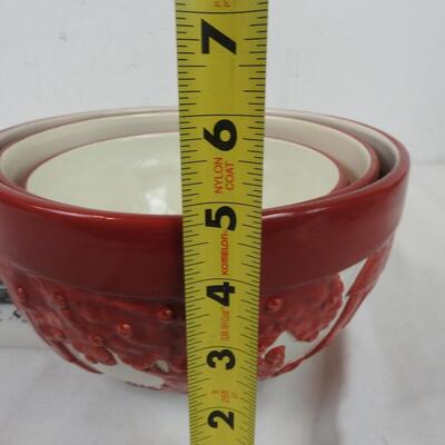 3 Ceramic Red Decorated Bowls, Small to Large Ascending Sizes, Different Designs