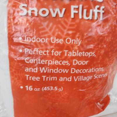 Home Accents Holiday 16 oz Decorative Snow Fluff