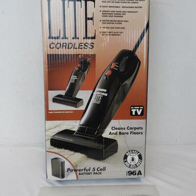Boss Lite Cordless Vacuum: Weighs Less than 5 lbs. For Carpet/Floors | EstateSales.org