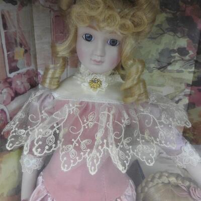 Set of 2 Porcelain Dolls in Box, Light Pink Dresses: Pride & Elegancy
