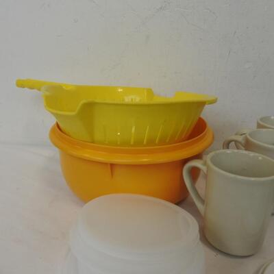 12+ Kitchen lot: Tupperware, Plates, Cups, Strainer