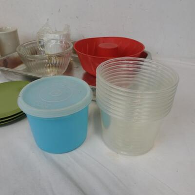 12+ Kitchen lot: Tupperware, Plates, Cups, Strainer