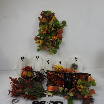 18+ Holiday Lot: Halloween/Fall Decor, Faux Flowers, Plastic Pumpkins, Ghosts