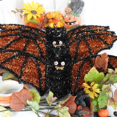 18+ Holiday Lot: Halloween/Fall Decor, Faux Flowers, Plastic Pumpkins, Ghosts