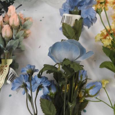 Craft Lot: 8 3ft Dowels, various types of filler and artificial flowers