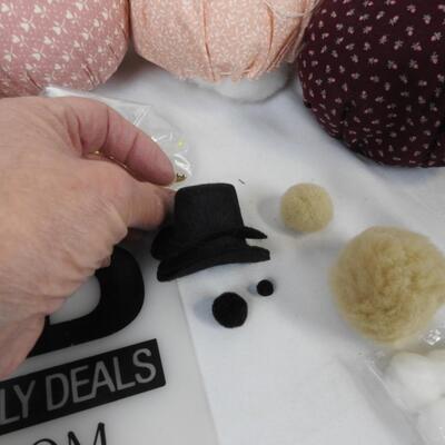 Craft Lot: Soft Sculpture items, florist Foam, yarn, raffia,  see pictures.
