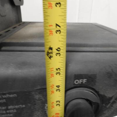 Bond Metal Outdoor Propane Grill, On wheels,  3 Temperature Knobs