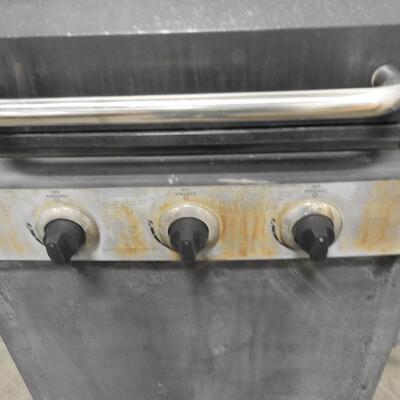 Bond Metal Outdoor Propane Grill, On wheels,  3 Temperature Knobs