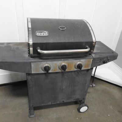 Bond Metal Outdoor Propane Grill, On wheels,  3 Temperature Knobs