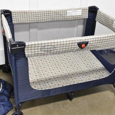 Cosco Juvenile Collapsible Crib with Carrying Bag
