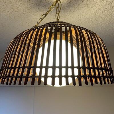 LOT 813. VINTAGE WOOD SWAG LAMP