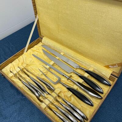 LOT 411 VINTAGE WELDAN CARVING AND KNIFE SET