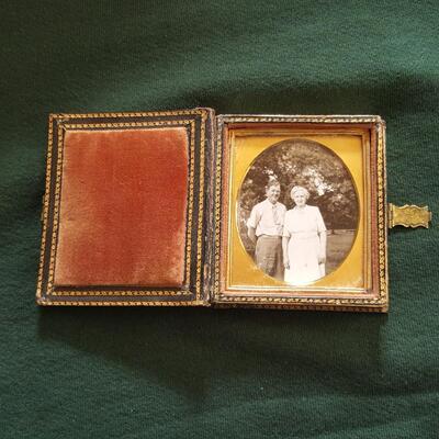 Vintage Inlaid Mother of Pearl Photo Case