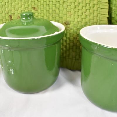 17 pc Kitchen Lot: Green Placemats, Glass Cups, Cast Iron Kitchen Tool Set