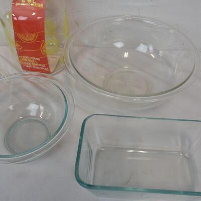 6 pc Pyrex: 2 QT. Beverage Server, Bowls, Casserole Dishes