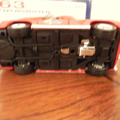 LOT 79  DIE-CAST MODEL CORVETTES