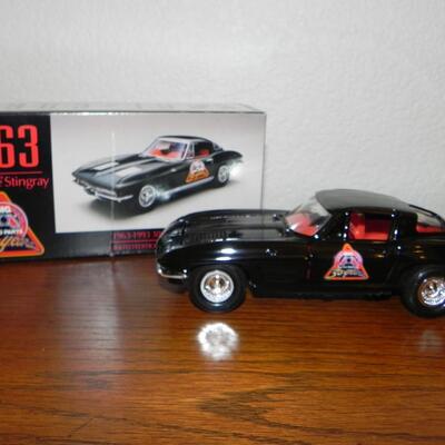 LOT 81  DIE-CAST HAWKEYE CRATE BANK AND CORVETTE STINGRAY