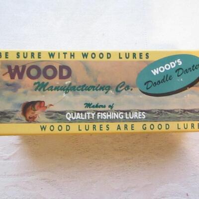 LOT 60  SIGNED WOODEN FISHING LURE AND A WOOD LURES BOX