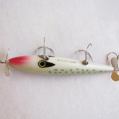 LOT 61  SIGNED WOODEN LURE AND A HEDDON BOX