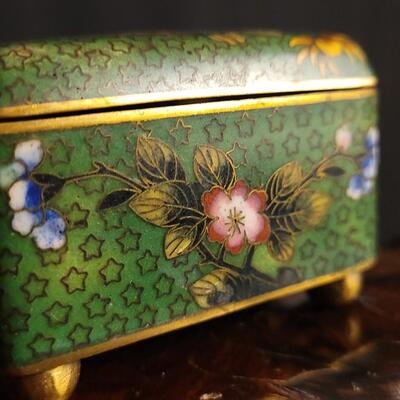 Lot 107: Vintage Cloisonne Trinket Jewelry Box