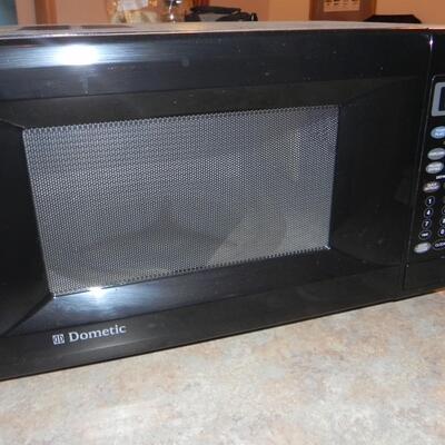 LOT 53  DOMETIC MICROWAVE OVEN