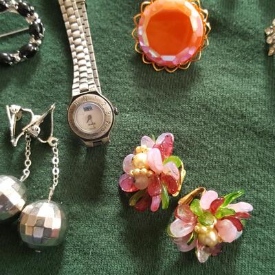 Bag of Miscellaneous Vintage Jewelry