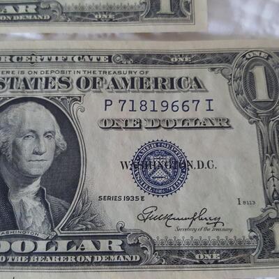 1935E Silver Certificate $1 Bills