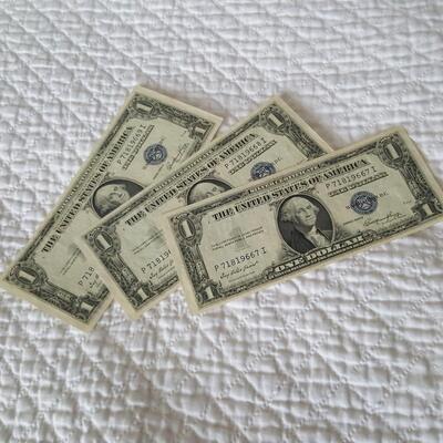 1935E Silver Certificate $1 Bills