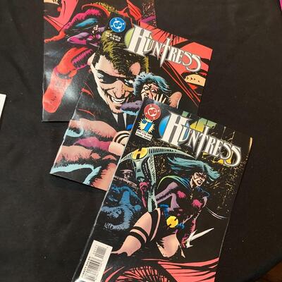 Huntress Comic Lot 3 piece