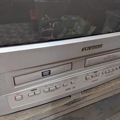 27" Sylvania 6727 Color DVD VHS TV, Old School