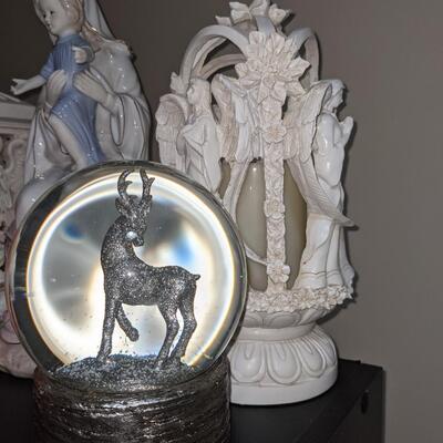 Angels Silver and Cream, Decor Galore