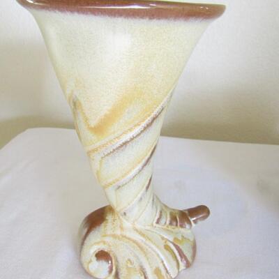 LOT 10  CORNUCOPIA CLAY VASE AND BOWL