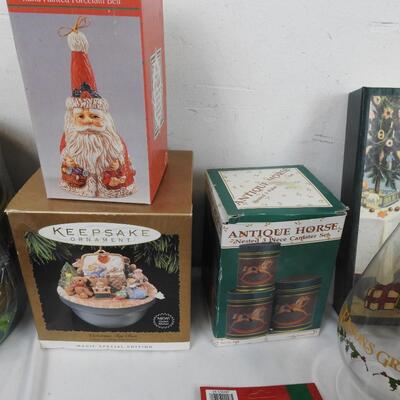 Christmas lot 21 pcs: Hallmark keepsake, Santa gift box, treat bowls w/ lid
