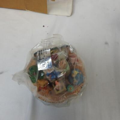 Christmas lot 21 pcs: Hallmark keepsake, Santa gift box, treat bowls w/ lid