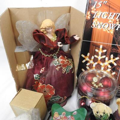 Christmas lot  15 pcs 15in lighted snowflake, angel tree top, satin balls, bears