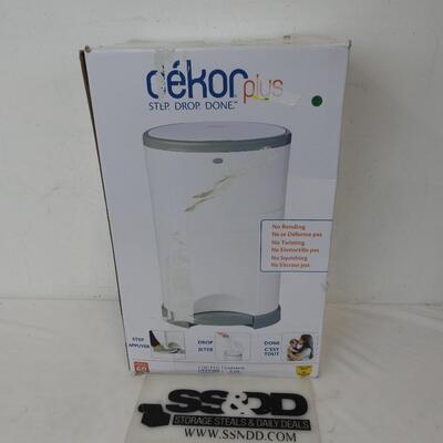 Dekor Plus Hands-Free Diaper Pail, White - Good Condition