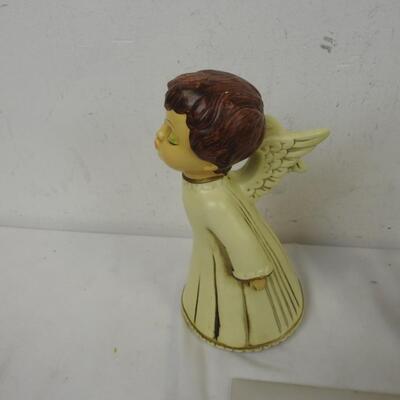 Musical Revolving Kissing Angels, Girl Rotates, Plays "Somewhere My Love"