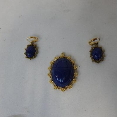 Blue Vintage Jewelry set, 1 Pendant, 1 Pair of Clip on Earrings